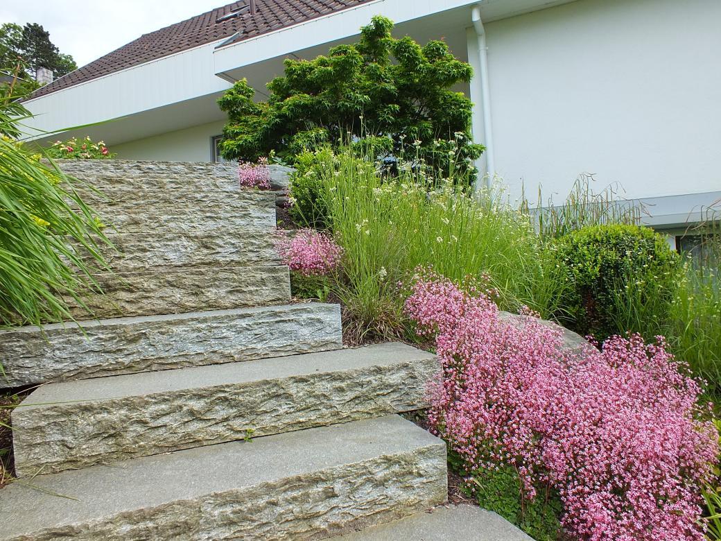 Naturstein im Garten (14).jpg
